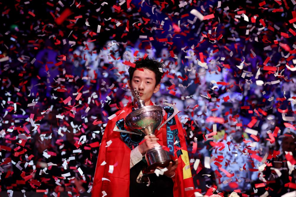 特雷-杨为新东家仅出战五场奇才宣布右股四头肌受伤暂未确定复出时间